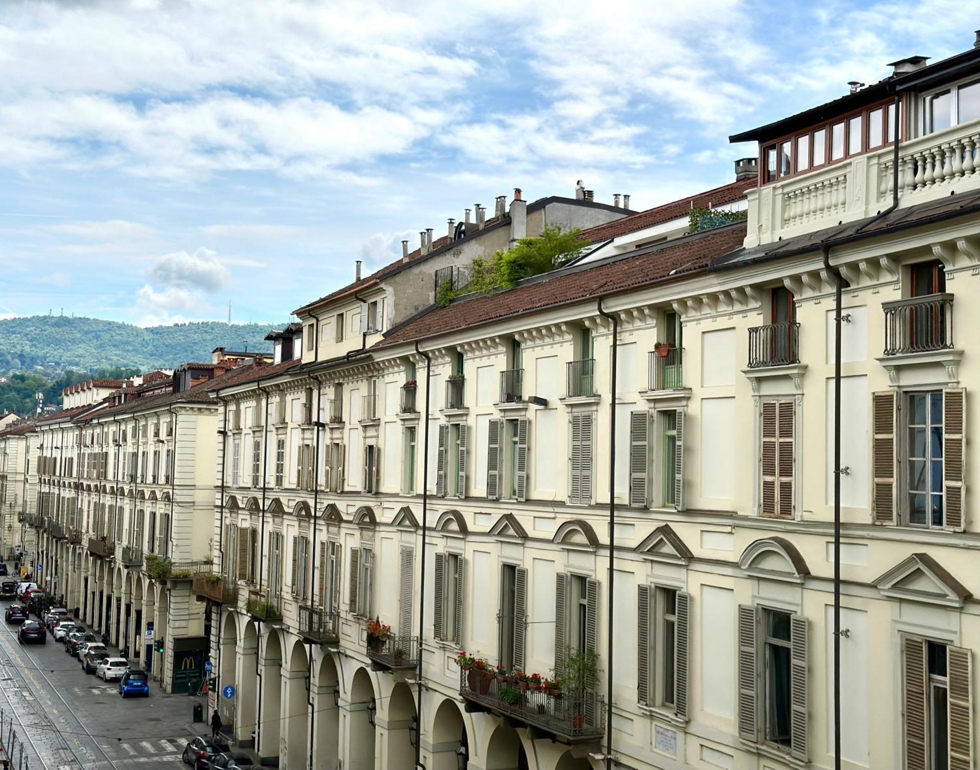180 M2 Grand - Piazza Castello Apartment